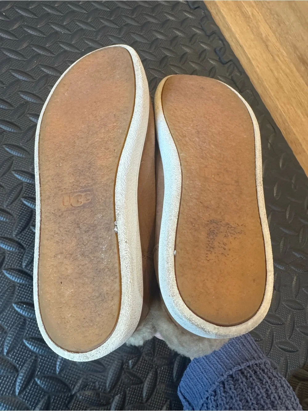 Ugg olive suede hi top boots sz 7